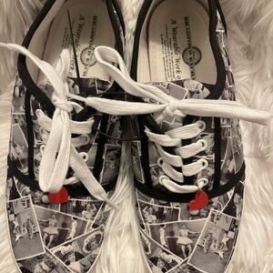 The Bradford Exchange Black and White Sneakers I Love Lucy Sz 8